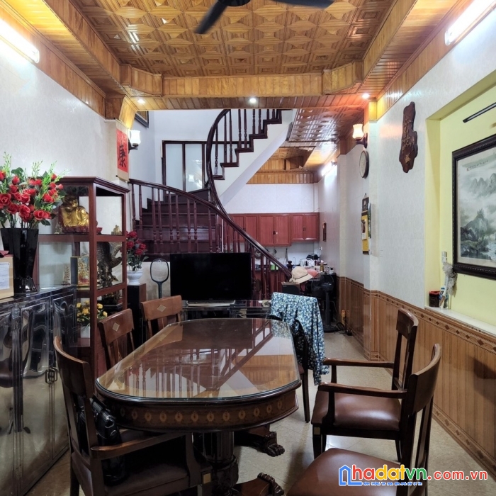 Bán nhà nguyễn đình hoàn cg 72m2 5t 4.5mmt kinh doanh 10m oto tránh giá nhỉnh 5 tỷ lh 0799198898