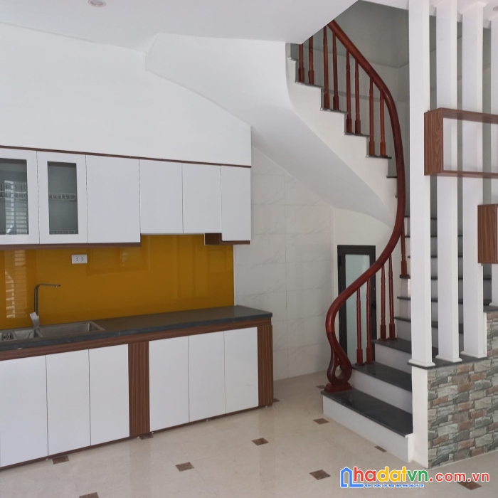 Nhà đẹp ô tô đỗ cổng đa sỹ hà đông. 32mx5t. mt5.1m. giá 3,36 tỷ.