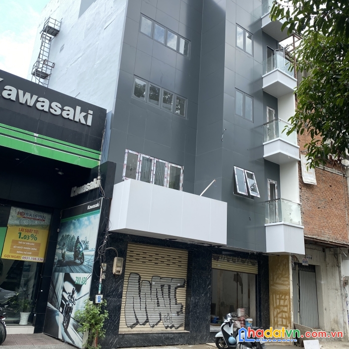 Cho thuê nhà mt lê thị riêng q1, 8x15m, trệt 5 lầu thang máy