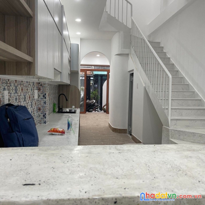 Bán nhà hoàng văn thụ 46m2 nhà 2t giá 5.95 tỷ quận tân bình  khu víp tân bình - ô tô gần vào nhà .