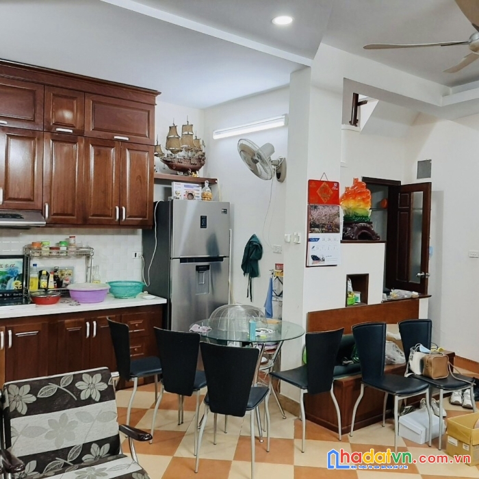 Cần bán nhà gấp khâm thiên 42m2*5 tâng mt 5,5m nhỉnh 4 tỷ