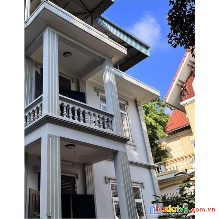 Bán nhà cổ linh,dt 75mx3t, mt 5m, lô góc, ô tô, ở ngay nhỉnh 5 tỷ