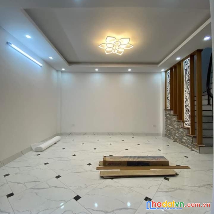 Nhà đẹp ở ngay bằng a, linh đàm 32m 5t 3 ngủ giá chào 3,55 tỷ. ô tô gần - sát kđt 0928077333