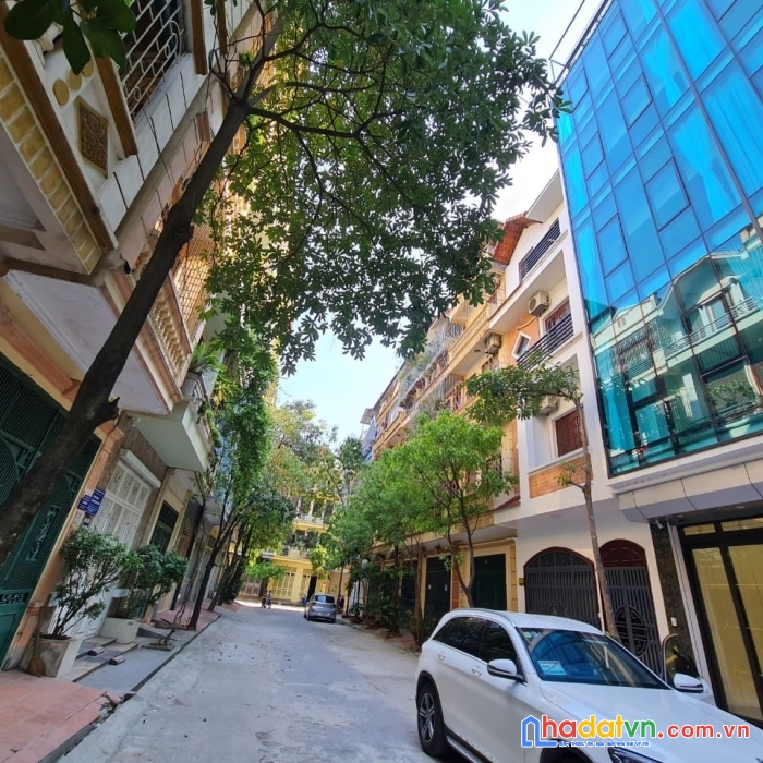 Bán gấp toà nhà kđt đại kim, hoàng mai 82m 6 tầng, mt5,5m, nhỉnh 12 tỷ. 0977435869.