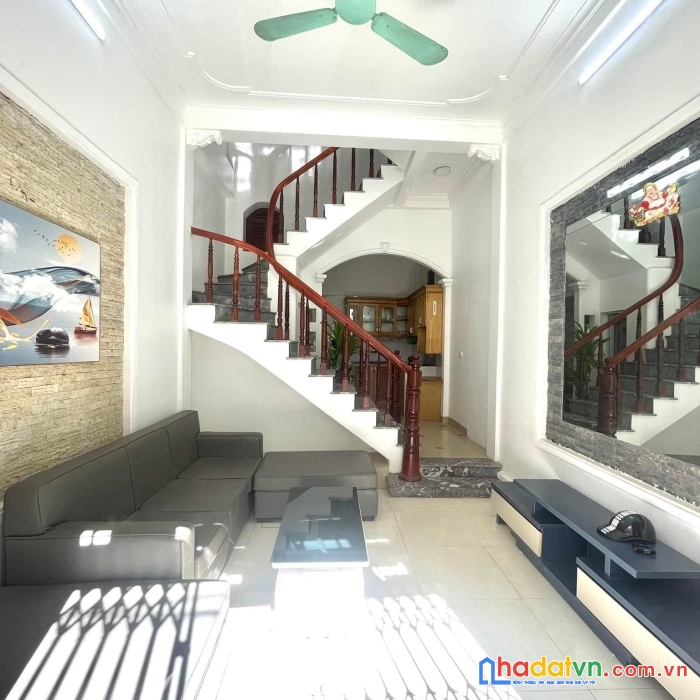 Bán nhà nguyễn đức cảnh chỉ 85tr/1m2, ngõ thông
