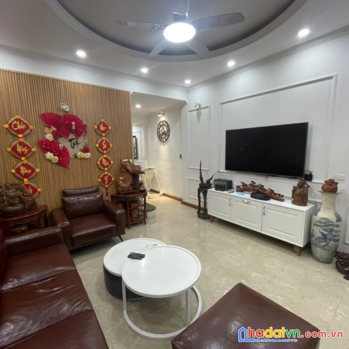 Hiếm phố tân mai -3 tầng - ôtô đỗ – gần đường trường chợ tiện ích bạt ngàn- diện tích 70m -nhỉnh