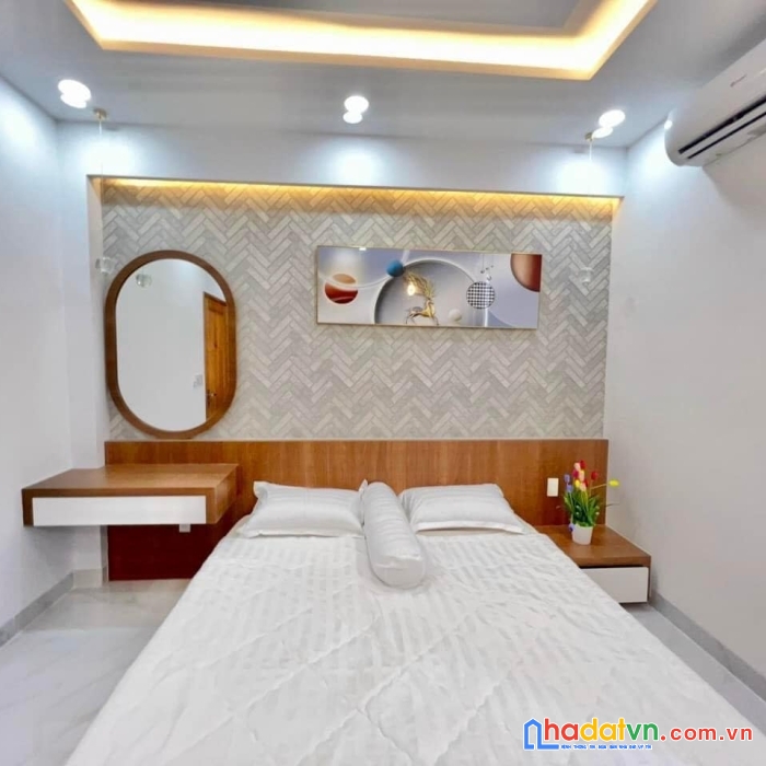 Nhà mới  khu chợ tân sơn - 5 tầng- diện tích sàn sử dụng 200m2 giá 7,7 tỷ