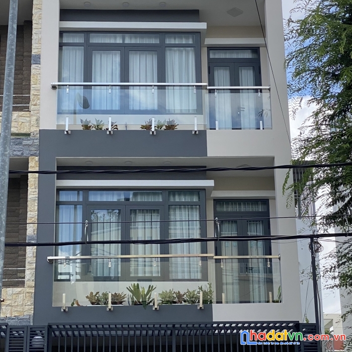 Nhà đẹp 4 tầng sat hxh 8m gần mt nguyễn văn luông