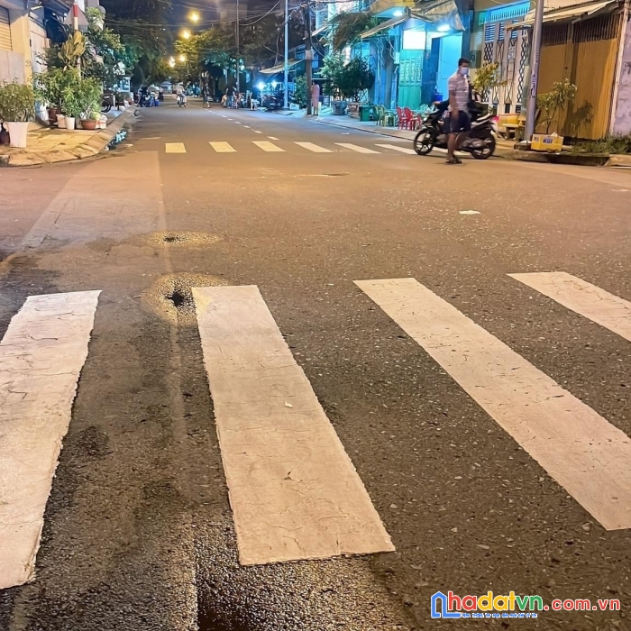 Bán nhà mt trần kế xương - phan đăng lưu, dt: 8x26m, cấp 4, 41.9 tỷ (tl)