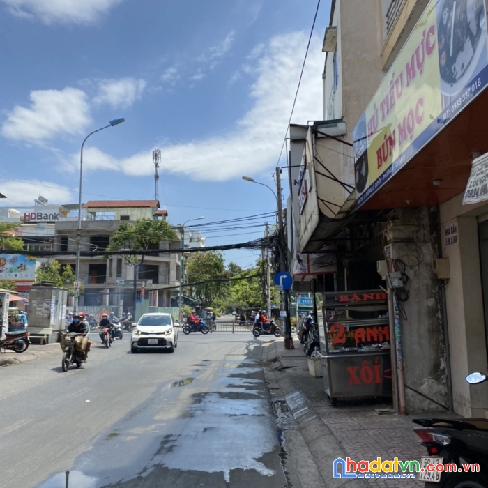 Bán nhà 4 lầu vị trí đẹp mặt tiền đường lê quyên phường 5 quận 8