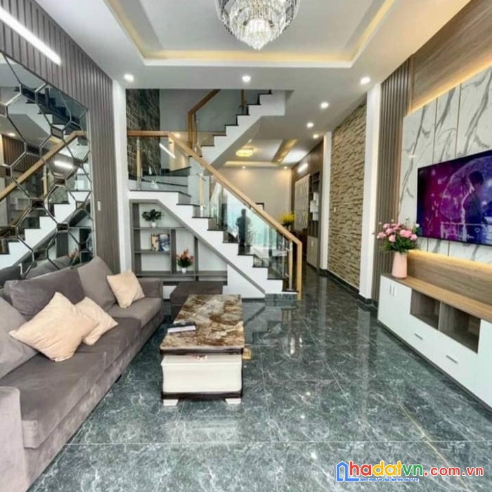Cực hiếm! phố hoàng đạo thành 50m2, 5 tầng, gara ô tô, kd, 7 tỷ.