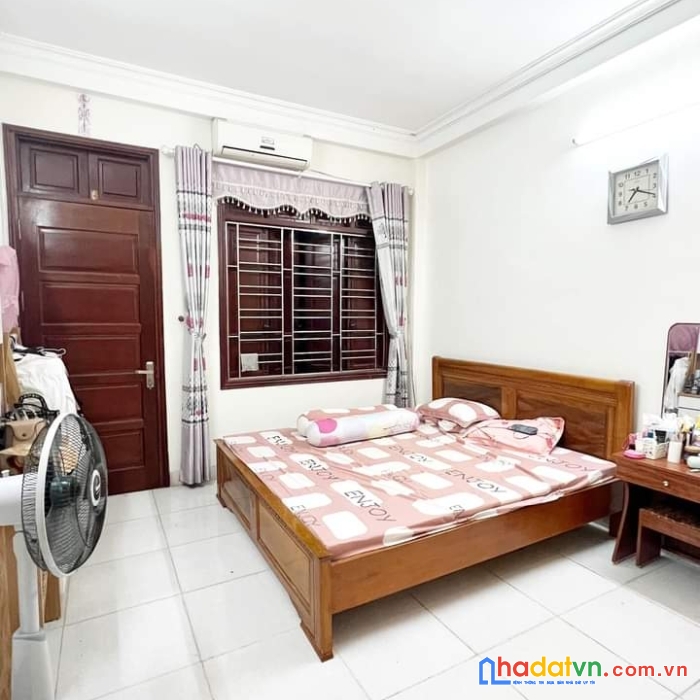 Bán nhà  phố  trung văn  , 42m2, ô tô đỗ cửa, kinh doanh tốt,   giá 4.45 tỷ