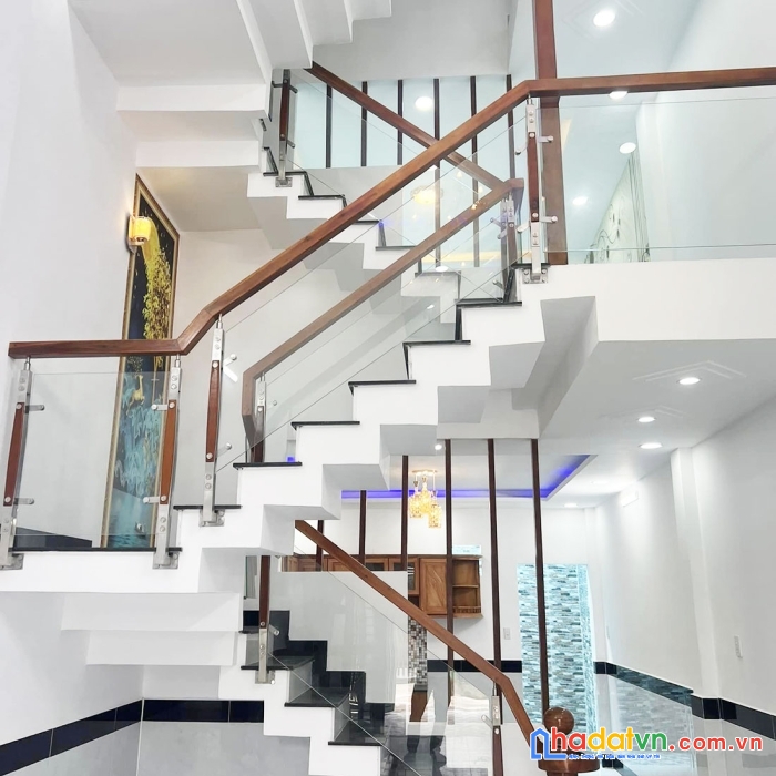 Q12.649. lê văn khương q12, gần bia tiger, nhà đẹp ở ngay, dt.61m2, 3 tầng, nhỉnh 4 tỷ.