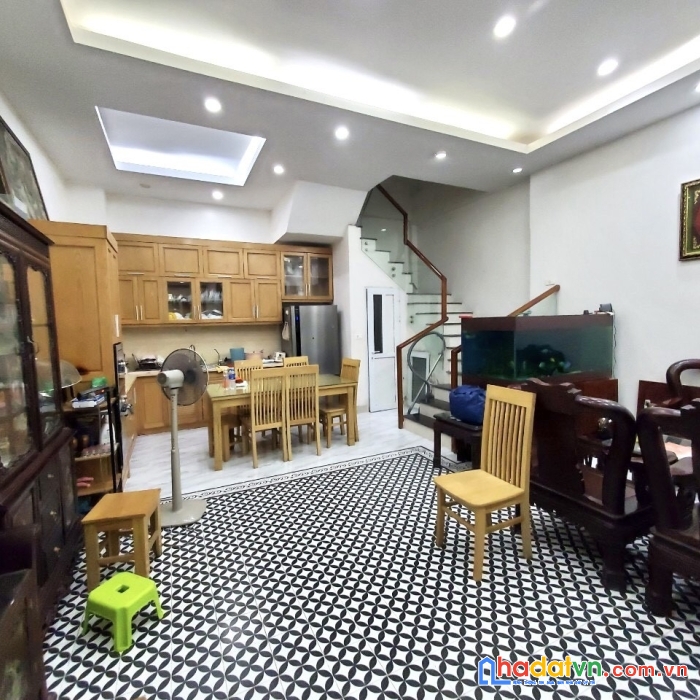 Nhà siêu đẹp phố ngọc khánh bđ 70m 4 tầng 6mmt oto kinh doanh giá nhỉnh 16 tỷ lh 0799198898