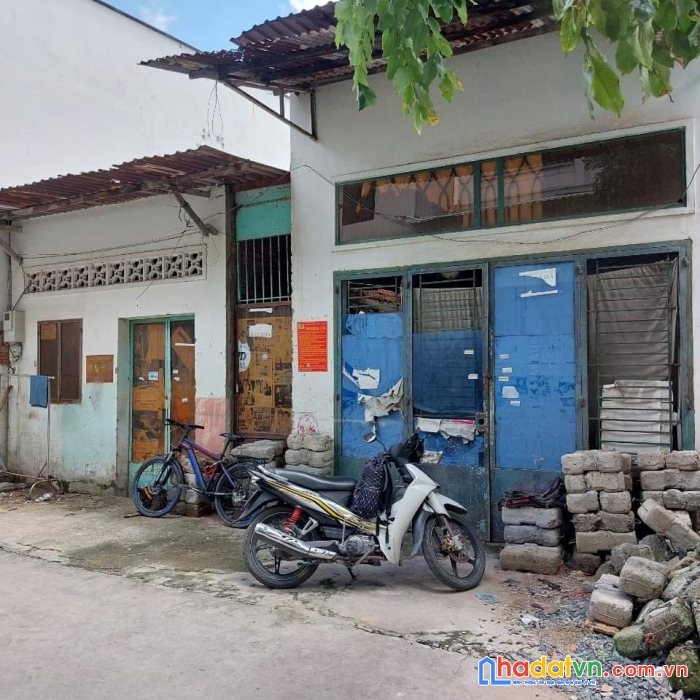 Bình tân, lê đình cẩn, hxt tránh, gần tl 10, tên lửa, ngang khủng 8.4m, sổ vuông đét, nhà cũ tiện
