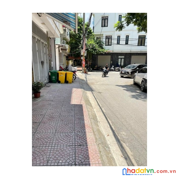 Cát linh 4.95 tỷsát phố nhà đẹp42m2 5 tầng có ảnh và sổ