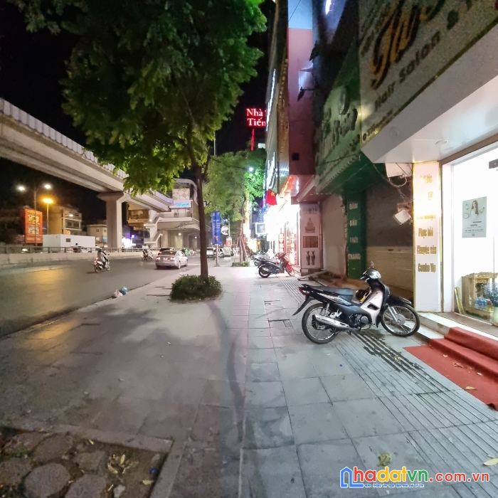 Mặt phố nguyễn trãi mặt tiền 6,1m 108m2 kd sầm uất, dòng tiền ổn định, 80tr/tháng, tại thanh xuân