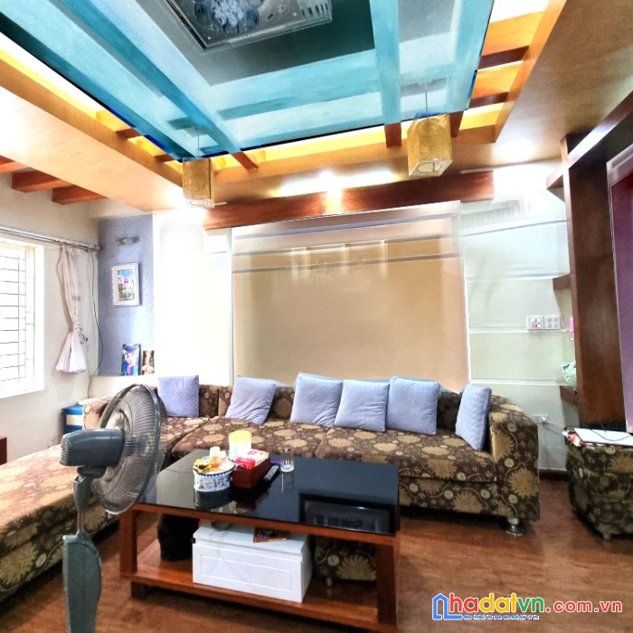 Trần quốc hoàn, 5 tầng đẹp còn mới, dt 48m², có gara ô tô, 10 tỷ 7
