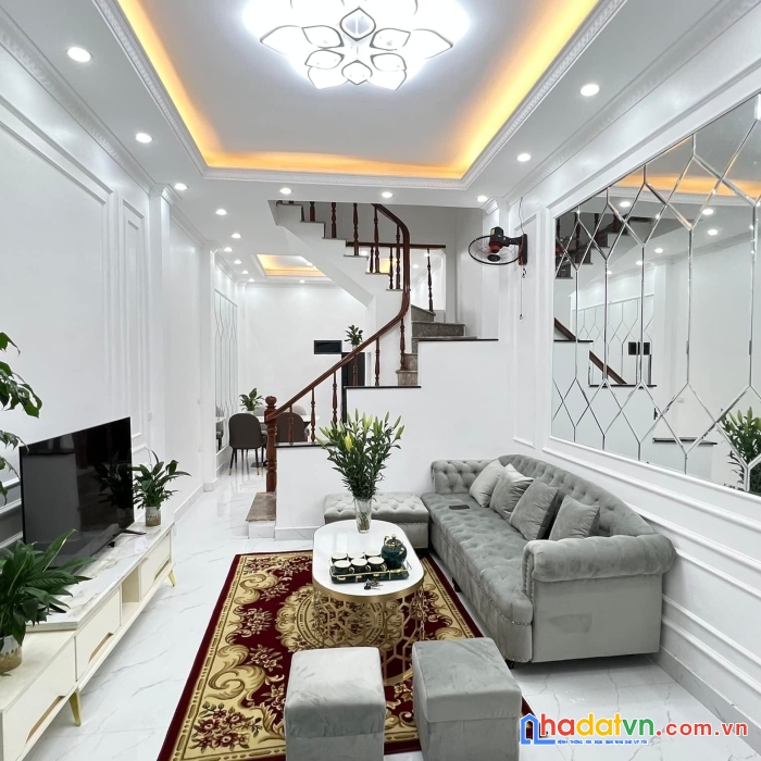 Bán nhà thạch bàn, 2 thoáng, 5 tầng, 6 ngủ, nhà mới đẹp, 4.05 tỷ