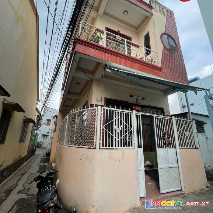 Bán căn góc nhà 1 trệt 2 lầu, shr thổ cư, sát trường tiểu học quang vinh, biên hòa