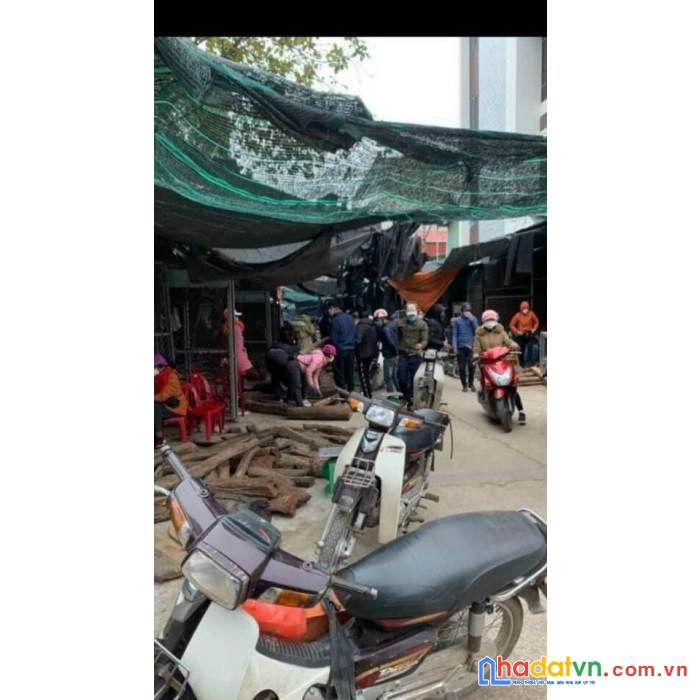 Đất phân lô , mặt chợ ,  gỗ trắc , phù khê  .
dt90m2 - mt 5m  -  2 tyxx