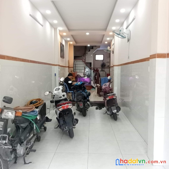 Mtkd an dương vương phường 13 quận 6 67m2 nở hậu 4 tầng btct hoàn công đủ. giá chỉ 11 tỷ tl