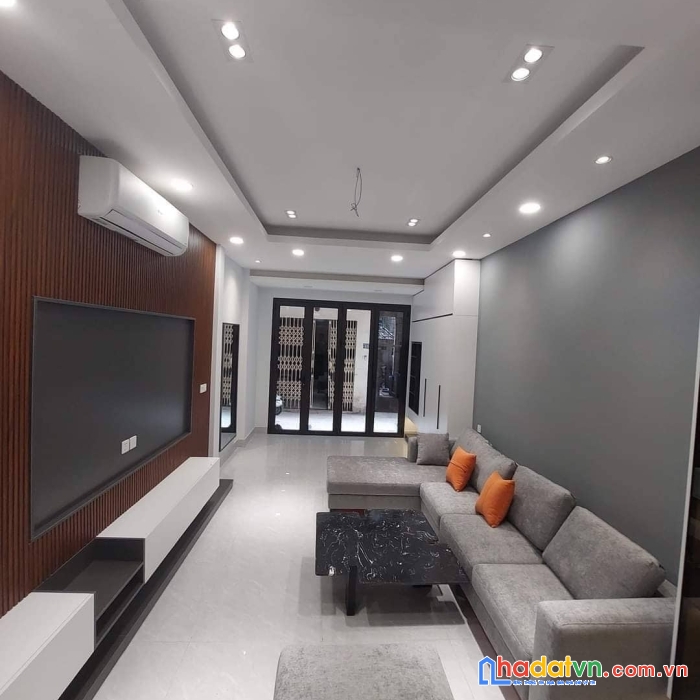 Hot! phố thái hà - đống đa nhà mới đẹp ở ngay kinh doanh ô tô tải qua nhà