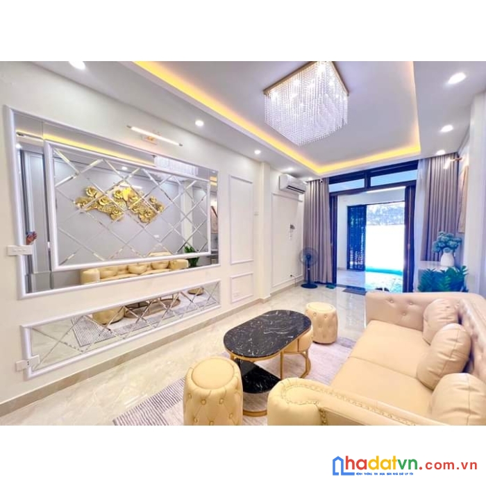 Bán nhà, hàng chuối, hai bà trưng. dt61m2, 7 tầng, thang máy, kinh doanh. chỉ 18.8 tỷ.