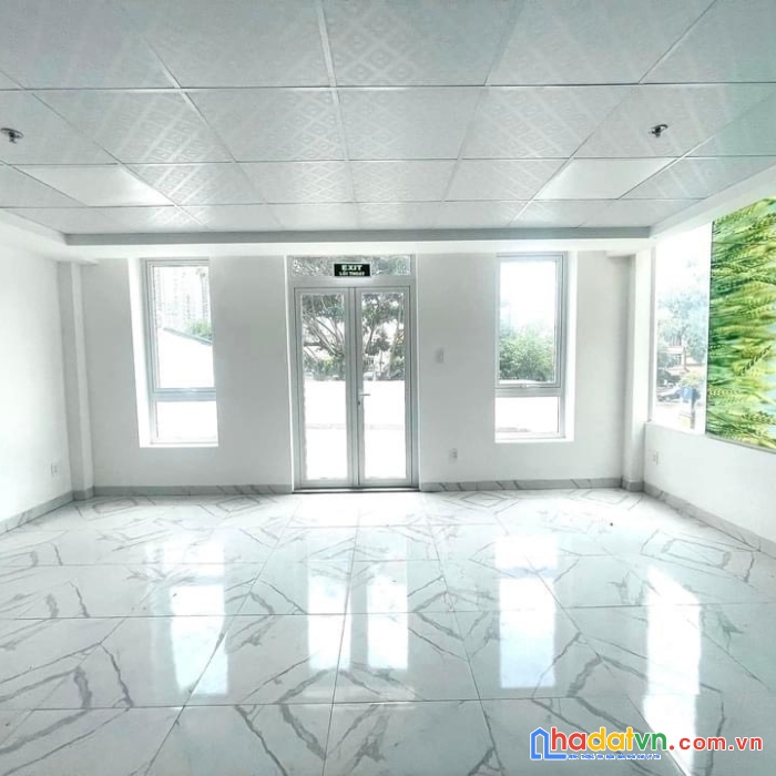 Bán gấp tòa nhà văn phòng 8 tầng, 160m2, mặt tiền 8m, bạch mai, hai bà trưng 0977435869.