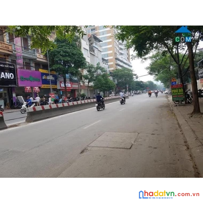 68 triệu/m2 đất phố lạc long quân, diện tích 236m, ngõ 2.5m, 15m ngõ 3 ô tô tránh, giá