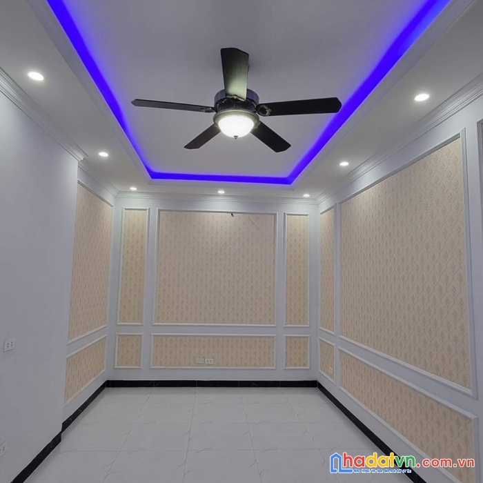 Ô tô ngõ thông ,gần phố nguyễn phong sắc tài chính chỉ 7.2 tỷ