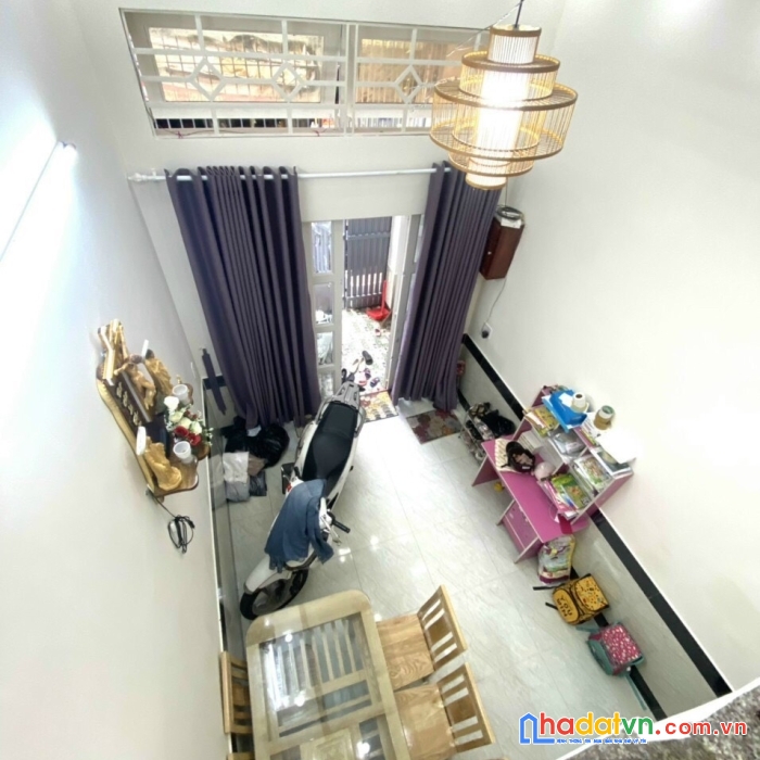 Hẻm 3.5m, lê quang định, 3 x 11m, 3 lầu, chỉ 5.8 tỷ, bình thạnh
