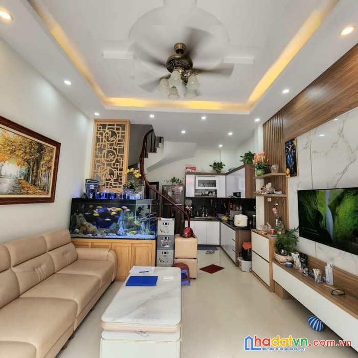 Nhà đẹp đông ngạc cực hiếm,ô tô đỗ cửa,full nội thật siêu sang,nhà dân xây,xách vali ở luôn,4 tỷ