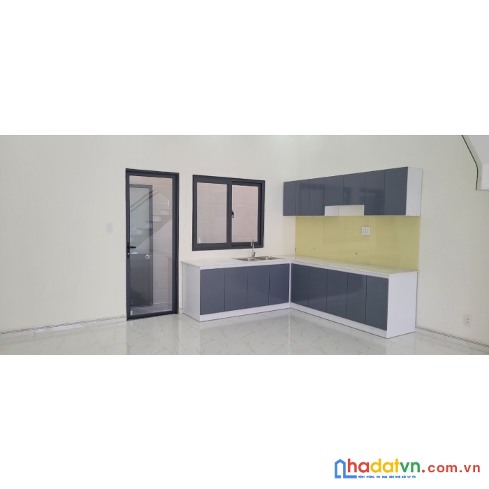 Bán nhà một trệt một lầu gần chợ bình chánh