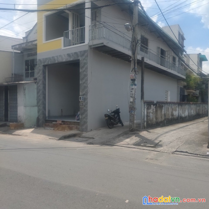 Chính chủ cần bán nhà 2 mặt tiền vị trí đẹp tại thành phố hồ chí minh.