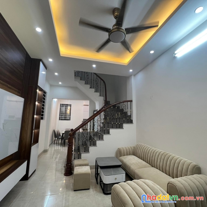 Hoa hậu phố tây sơn, đống đa, 40m, 5 tầng, full nội thất, ở sướng, ô tô đỗ cổng, nhỉnh 6 tỷ