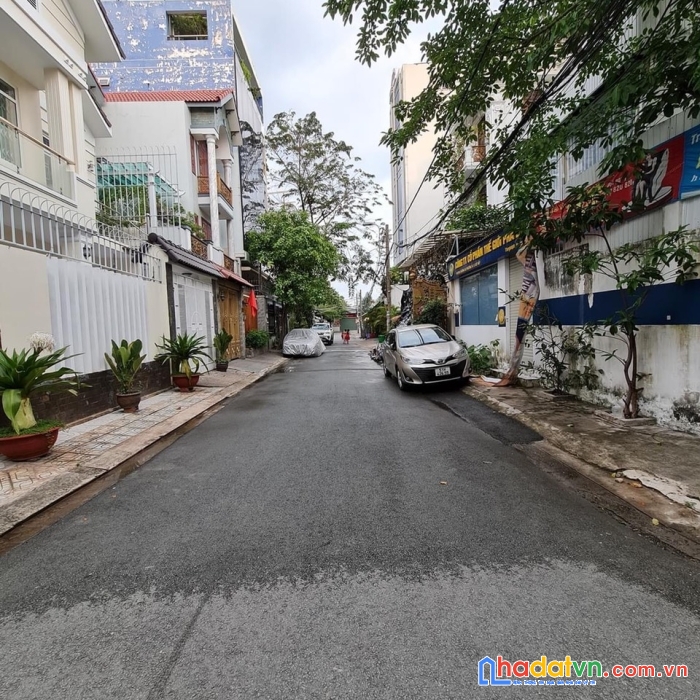 Bán đất tặng nhà hxt đ.số 59, 60m2, ngang 4.2m, ngay chợ, vừa ở vừa kd, chỉ 4.3 tỷ.