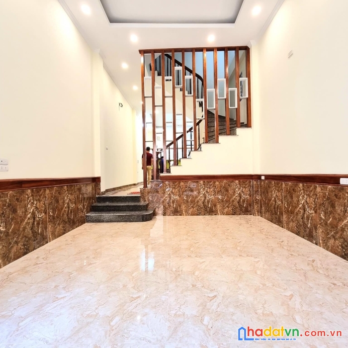Bán nhà phú diễn, bắc từ liêm 5 tầng x 45m2, ô tô, nhiểu tiện ích, chỉ nhỉnh 3 tỷ.