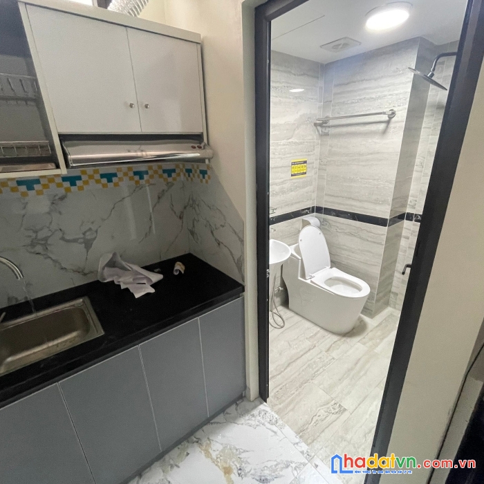Bán nhà 7 tầng, dòng tiền 840 triệu năm, 70m2, thang máy cao cấp, quan hoa, 9.7 tỷ