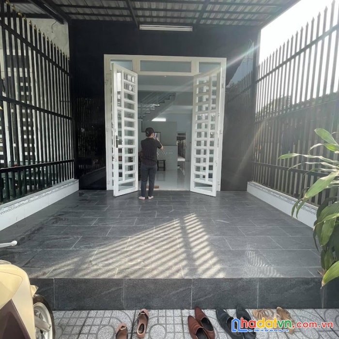 Nhà tỉnh lộ 10_ 162m2 mt 4.5m chỉ 3.6 tỷ nhà mới tinh, ở ngay
