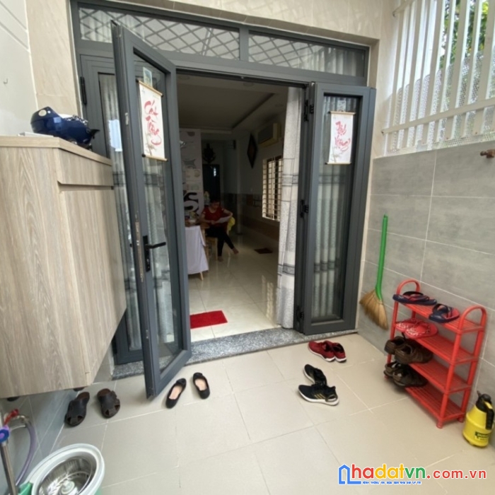 Bán nhà mới đẹp cmt8 ,tân bình - 2 tầng - 45m2 - nở hậu - 5.45tỷ tl