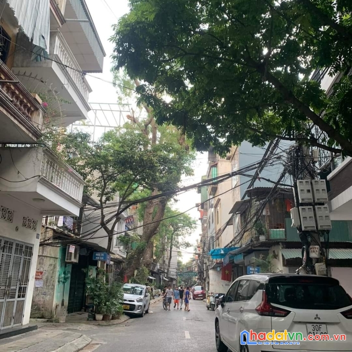 1 tỷ có ngay nhà 5 tầng, quận ba đình, full nội thất, cách phố 15m.