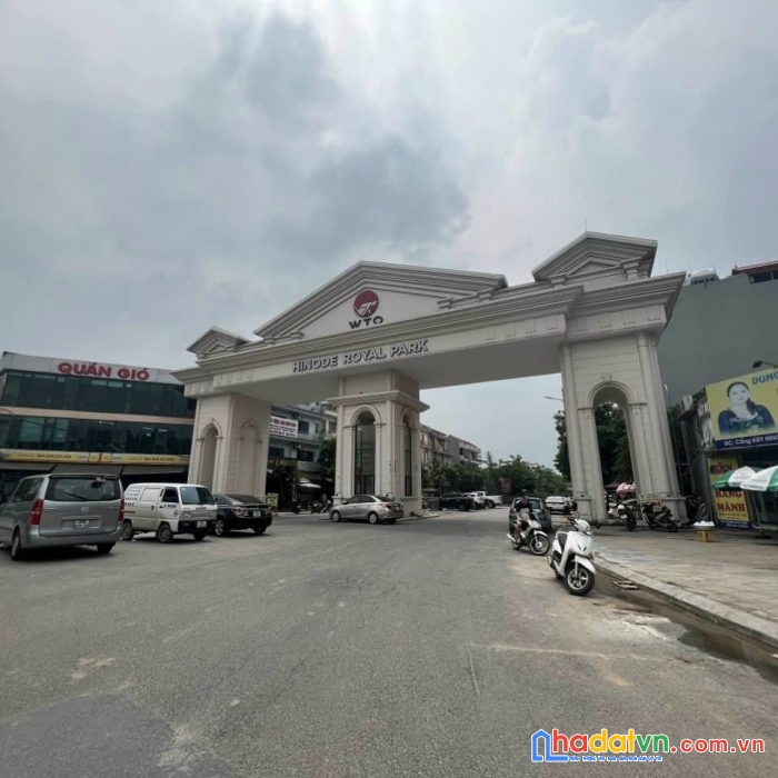 Bán nhà mặt đường 32 ngay cổng khu đô thị hinode, kinh doanh đỉnh, vỉa hè đá bóng.