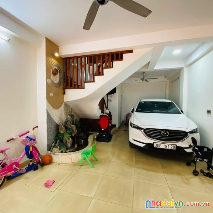 Bán nhà nguyễn văn huyên - cầu giấy diện tích 60 m2 xây 5 tầng 4.3 mtien giá 10.5 tỷ,oto vào nhà