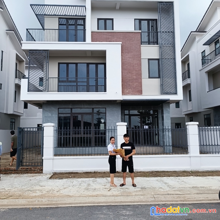 Bán căn góc đơn lập ngoại giao tại centa riverside từ sơn, đối diện công viên và hồ. 0984422588