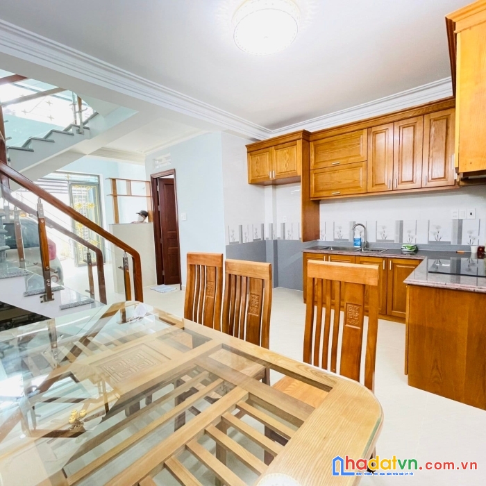 Nha đẹp vào ở ngay - ôtô ngủ nhà. cách vincom phan văn trị 500m. 3 tầng 50m2 chỉ 7.85 tỷ.