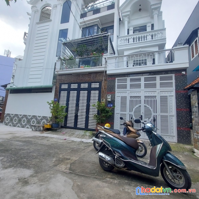 Nhỉnh 30 triệu\m - xe tải vào nhà - hiệp thành quận 12 - sát mặt tiền - ko qh, ko lg.