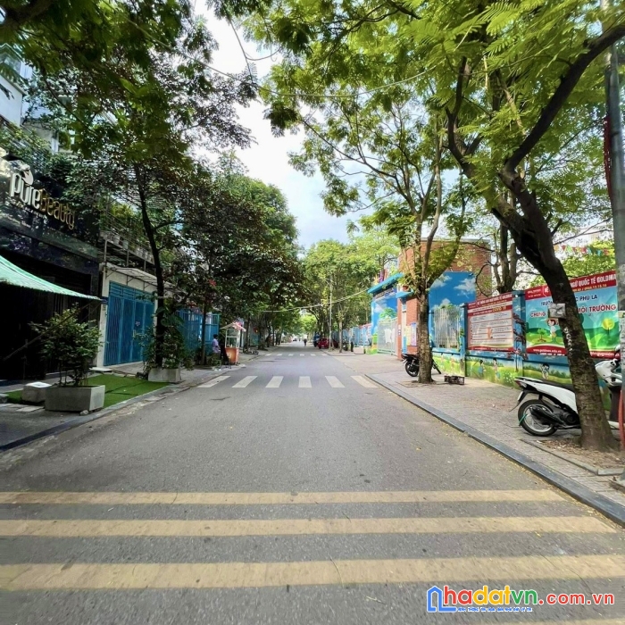 Siêu hiếm lk văn phú 83m2 kinh doanh nội thất đẹp nhỉnh 12 tỷ gần công viên.