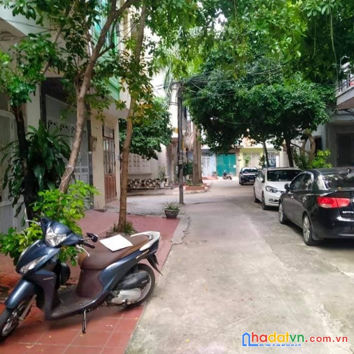 Bán gấp nhà view giếng sen đối diện parkcity - cách lê trọng tấn 20m - xây 5 tầng