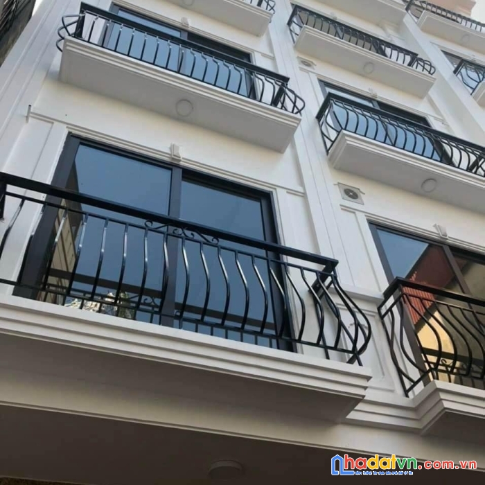 Trung tâm thanh trì nhà đẹp phân lô ô tô chạy vòng quanh